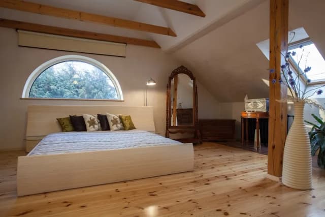 Czym wykończyć skosy na poddaszu? Najlepsze materiały i porady Czym wykończyć skosy na poddaszu? Najlepsze materiały i porady