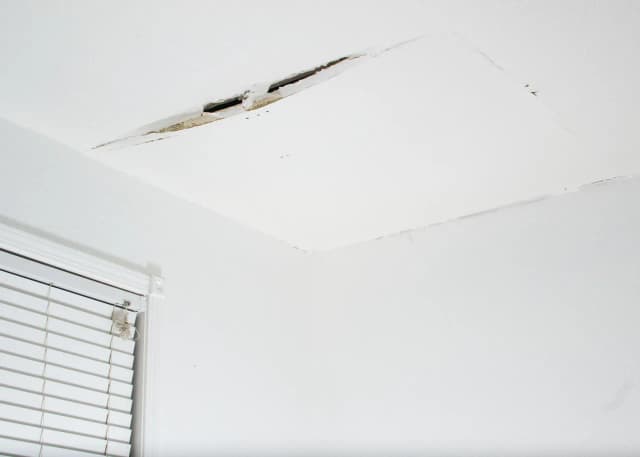 Czym wypełnić pęknięcia w stropie? Skuteczne metody naprawy Czym wypełnić pęknięcia w stropie? Skuteczne metody naprawy