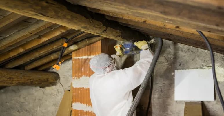 Jak ocieplić właz na strych: 5 skutecznych metod izolacji Jak ocieplić właz na strych: 5 skutecznych metod izolacji