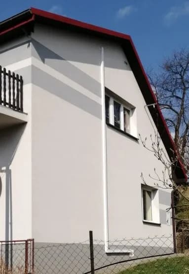 Jak ukryć kable na elewacji: 5 skutecznych metod maskowania Jak ukryć kable na elewacji: 5 skutecznych metod maskowania